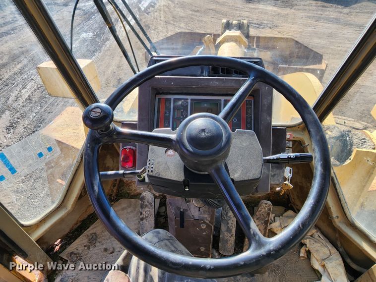 image for item DM4914 1990 Komatsu WA500-1L  wheel loader