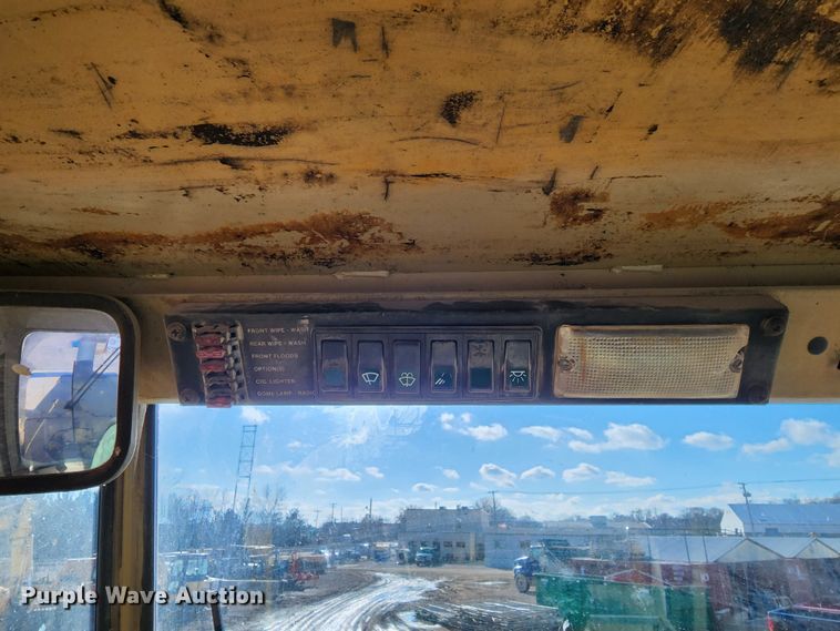 image for item DM4914 1990 Komatsu WA500-1L  wheel loader