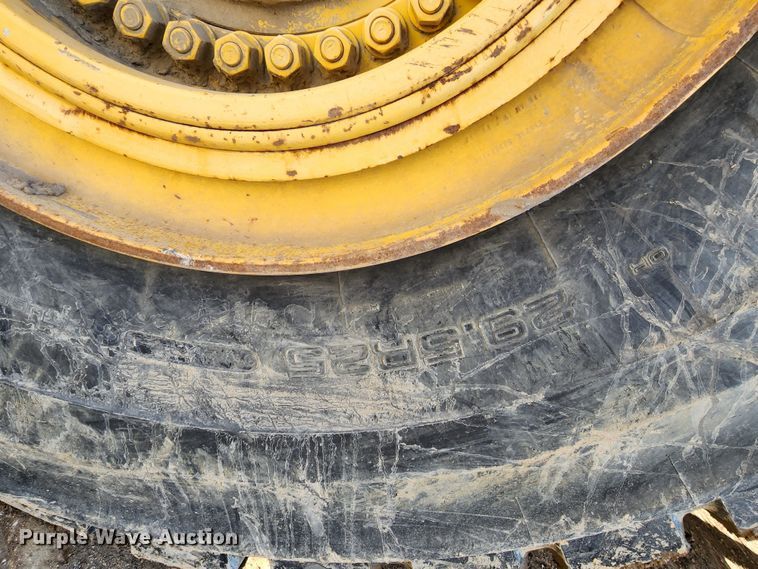 image for item DM4914 1990 Komatsu WA500-1L  wheel loader