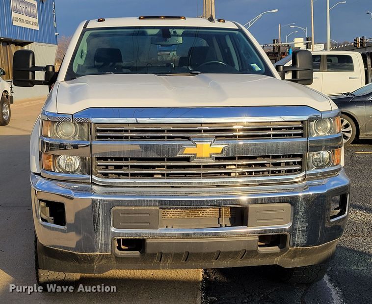 image for item DM8107 2015 Chevrolet Silverado 25000HD  Double Cab pickup truck