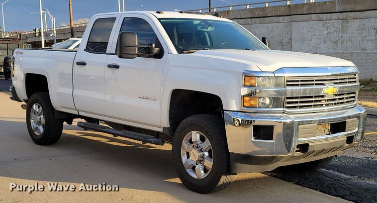 image for item DM8107 2015 Chevrolet Silverado 25000HD  Double Cab pickup truck