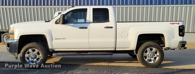 image for item DM8107 2015 Chevrolet Silverado 25000HD  Double Cab pickup truck