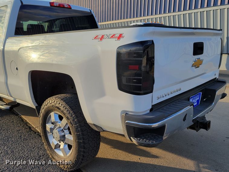 image for item DM8107 2015 Chevrolet Silverado 25000HD  Double Cab pickup truck