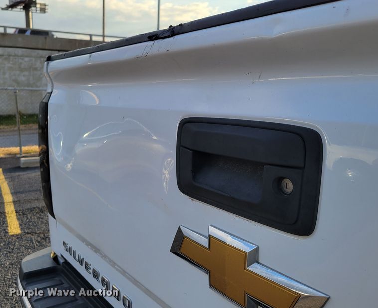 image for item DM8107 2015 Chevrolet Silverado 25000HD  Double Cab pickup truck