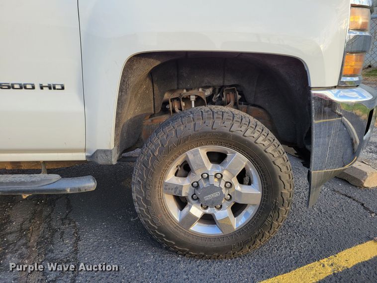 image for item DM8107 2015 Chevrolet Silverado 25000HD  Double Cab pickup truck