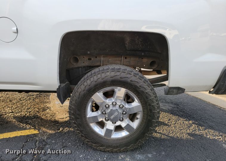 image for item DM8107 2015 Chevrolet Silverado 25000HD  Double Cab pickup truck