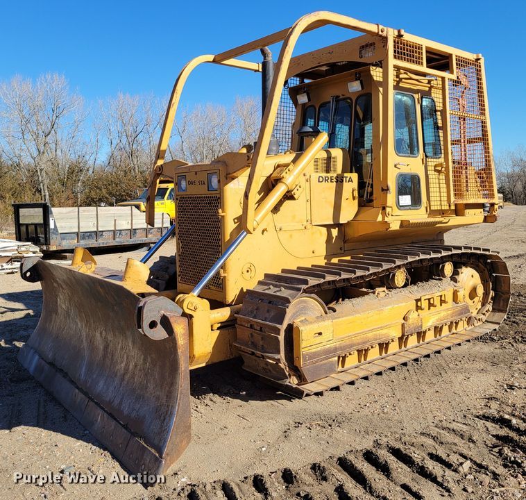 image for item DM8115 Dressta TD12C  dozer