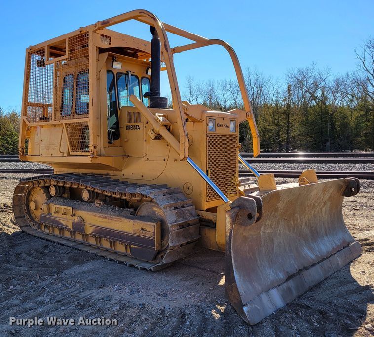 image for item DM8115 Dressta TD12C  dozer