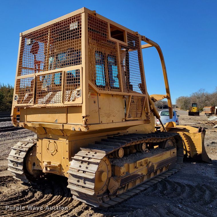 image for item DM8115 Dressta TD12C  dozer