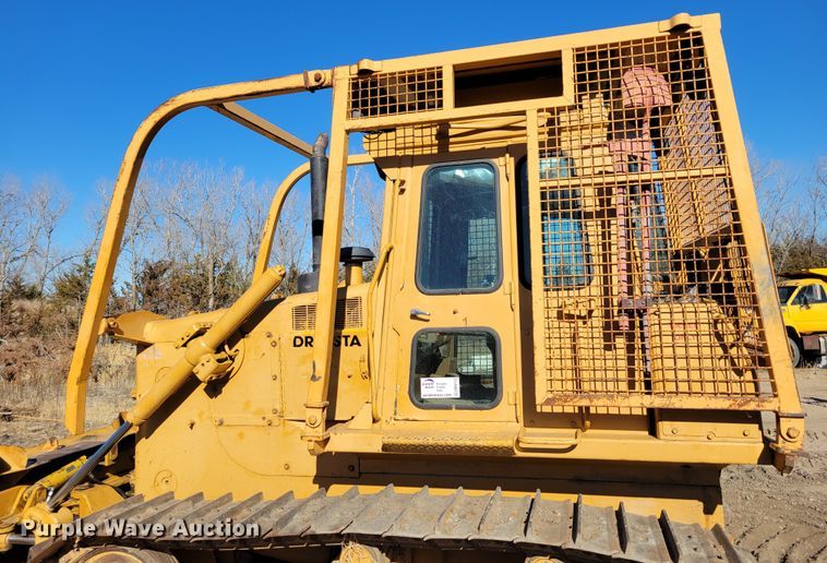 image for item DM8115 Dressta TD12C  dozer