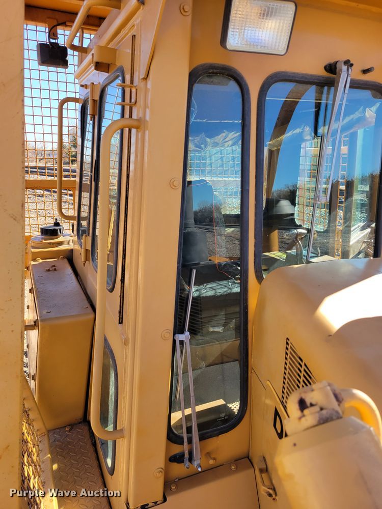 image for item DM8115 Dressta TD12C  dozer