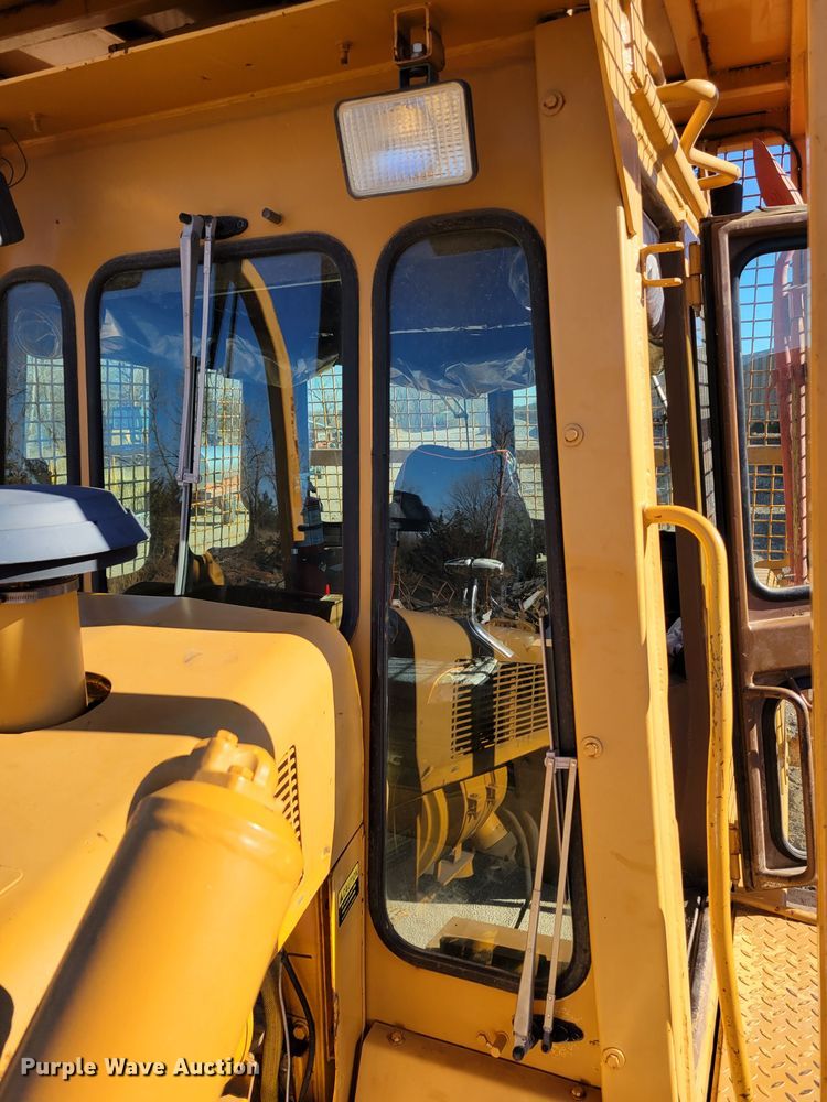 image for item DM8115 Dressta TD12C  dozer