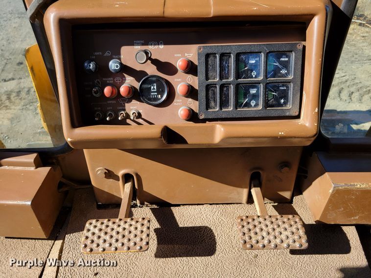 image for item DM8115 Dressta TD12C  dozer