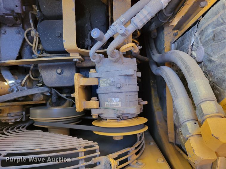 image for item DM8115 Dressta TD12C  dozer