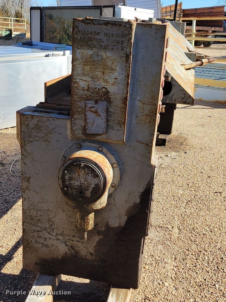 image for item DM8117 Niagara 38B  shear