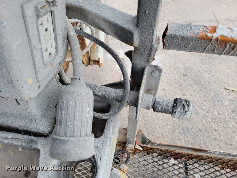 image for item DM8120 2004 JLG 860SJ  boom lift
