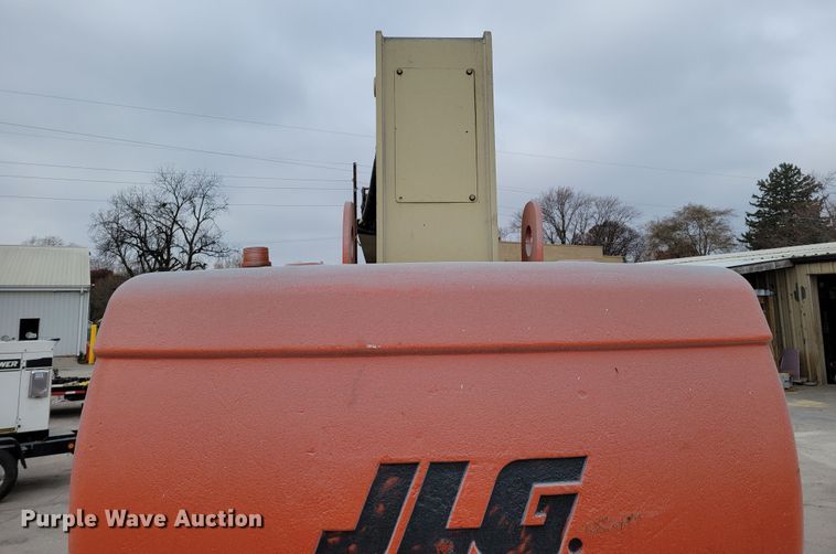 image for item DM8120 2004 JLG 860SJ  boom lift