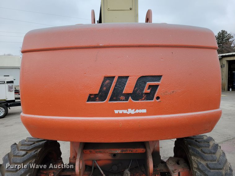 image for item DM8120 2004 JLG 860SJ  boom lift
