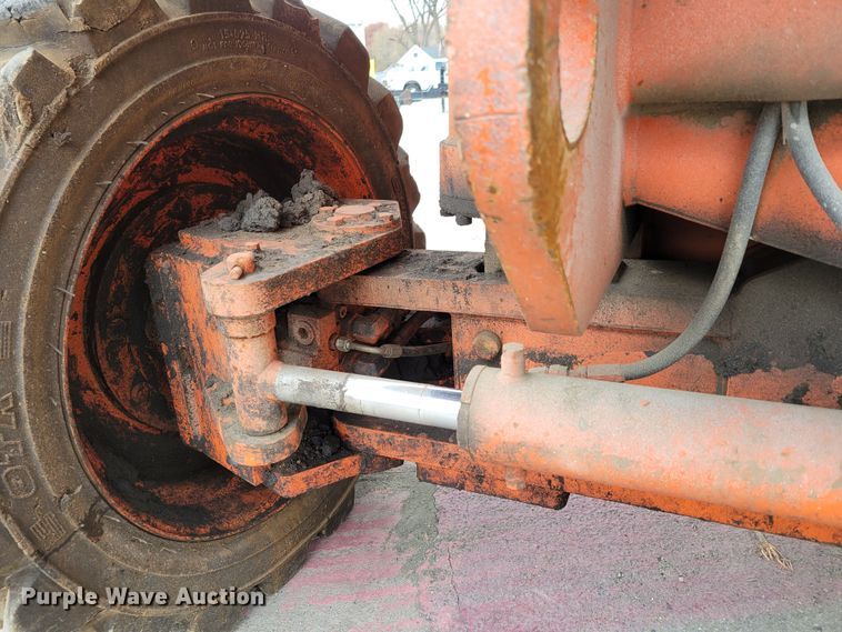 image for item DM8120 2004 JLG 860SJ  boom lift