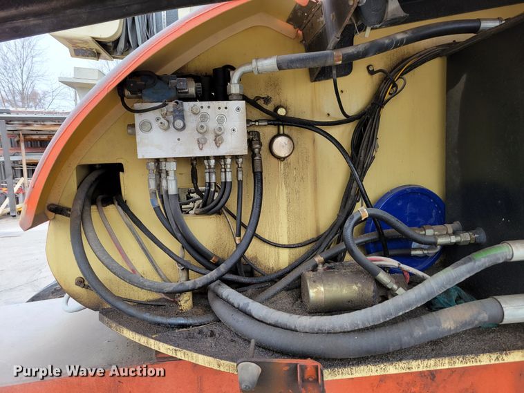 image for item DM8120 2004 JLG 860SJ  boom lift