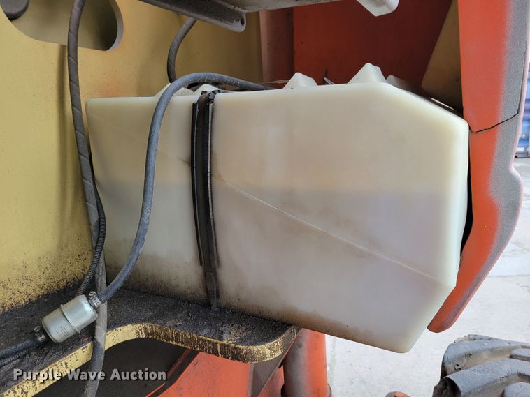 image for item DM8120 2004 JLG 860SJ  boom lift