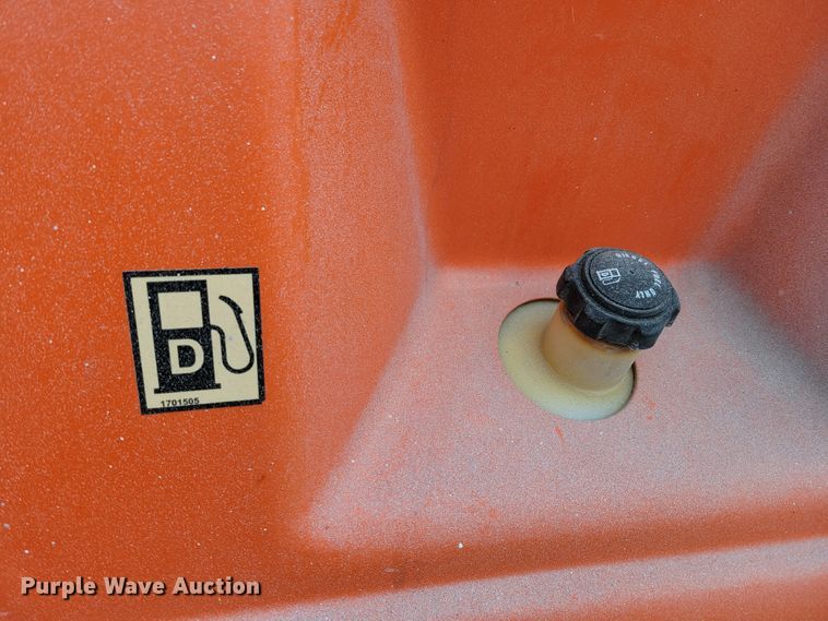 image for item DM8120 2004 JLG 860SJ  boom lift
