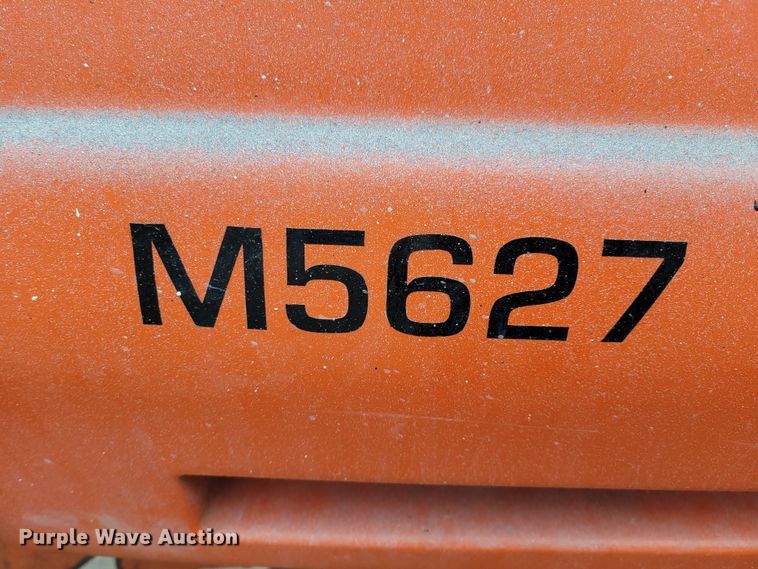 image for item DM8120 2004 JLG 860SJ  boom lift