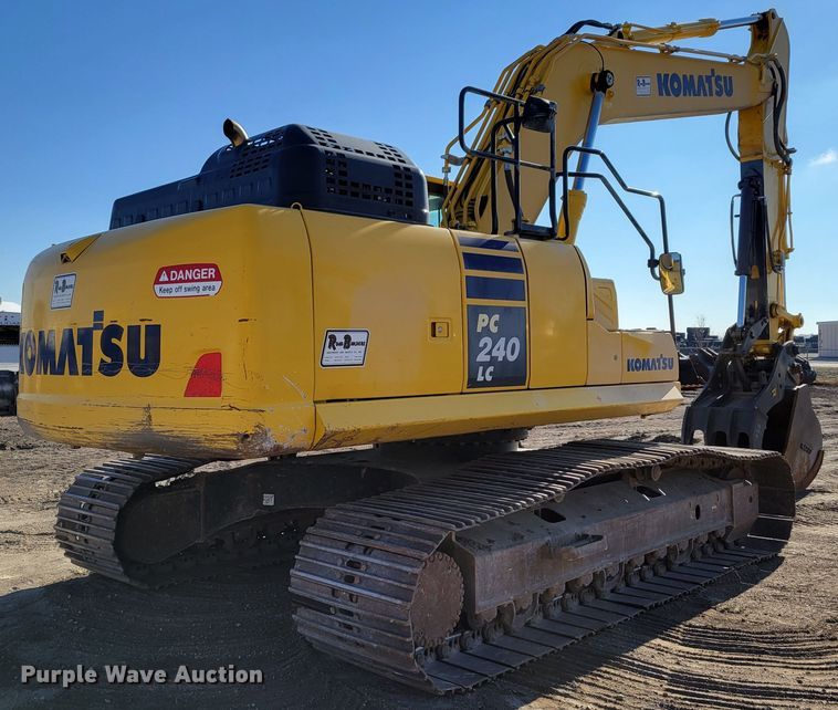 image for item DM8127 2019 Komatsu PC240LC-11  excavator