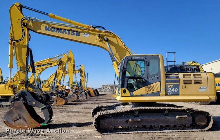 image for item DM8127 2019 Komatsu PC240LC-11  excavator