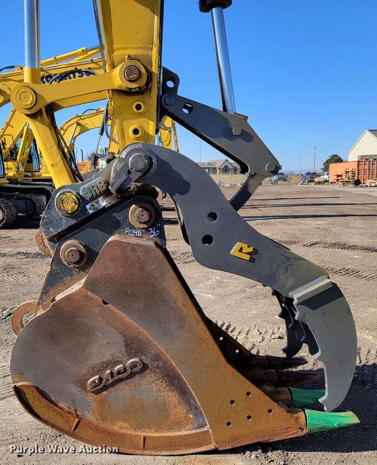 image for item DM8127 2019 Komatsu PC240LC-11  excavator