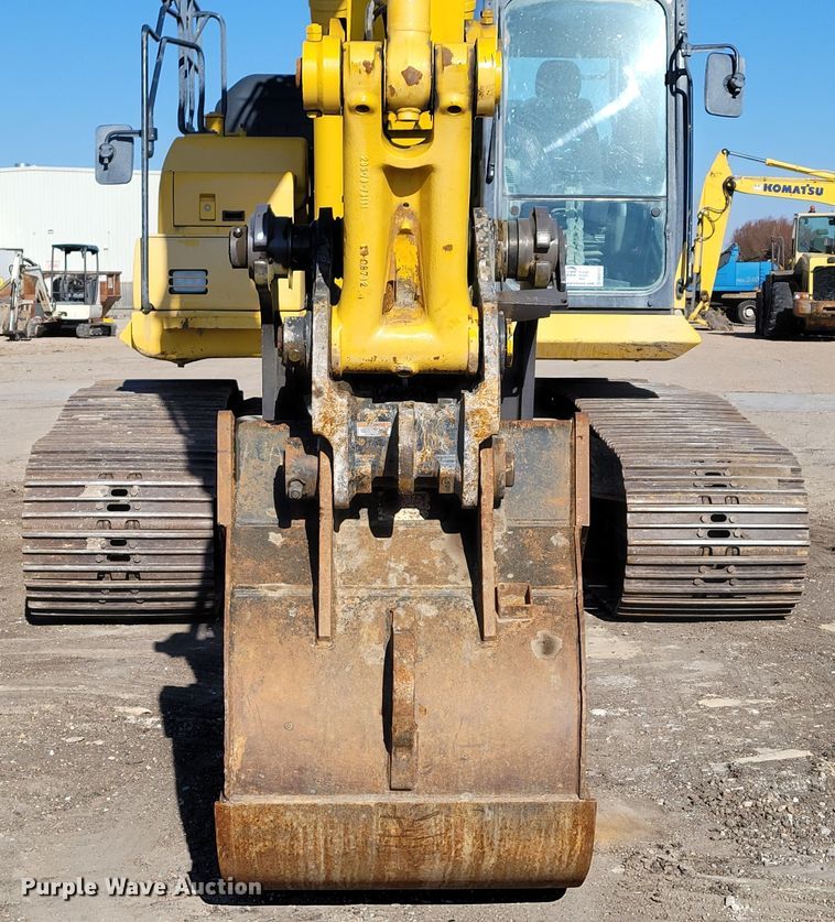 image for item DM8127 2019 Komatsu PC240LC-11  excavator