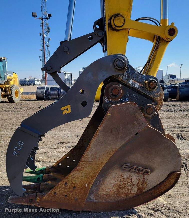 image for item DM8127 2019 Komatsu PC240LC-11  excavator