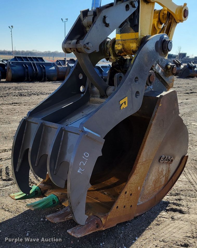 image for item DM8127 2019 Komatsu PC240LC-11  excavator