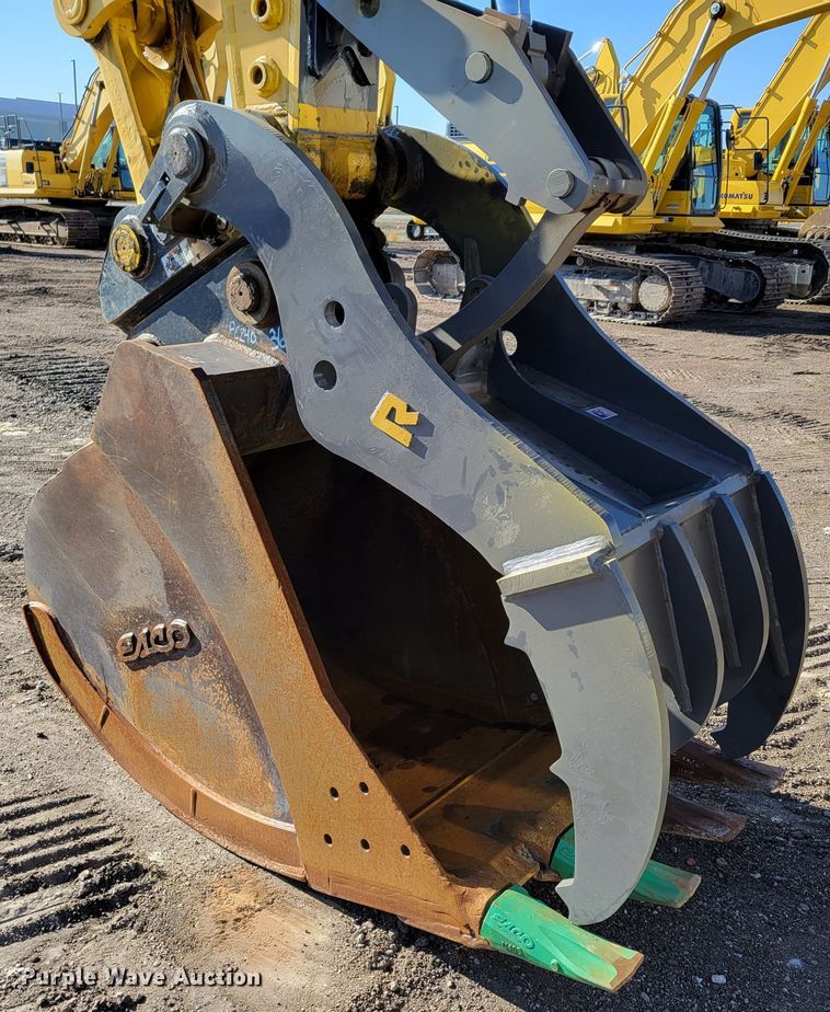 image for item DM8127 2019 Komatsu PC240LC-11  excavator