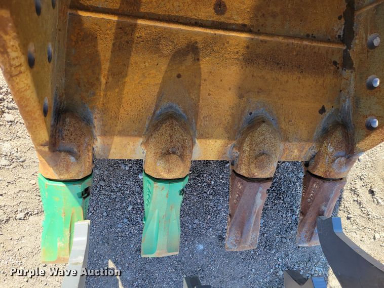 image for item DM8127 2019 Komatsu PC240LC-11  excavator