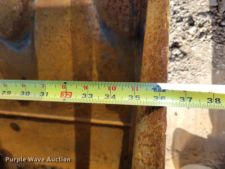 image for item DM8127 2019 Komatsu PC240LC-11  excavator