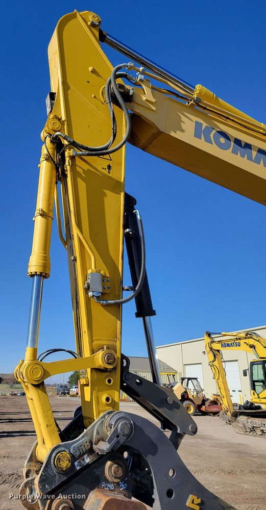 image for item DM8127 2019 Komatsu PC240LC-11  excavator