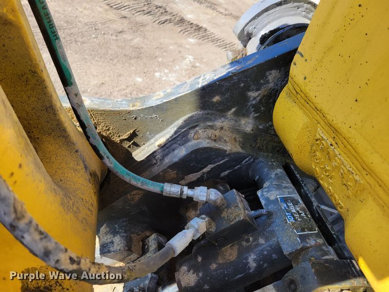 image for item DM8127 2019 Komatsu PC240LC-11  excavator