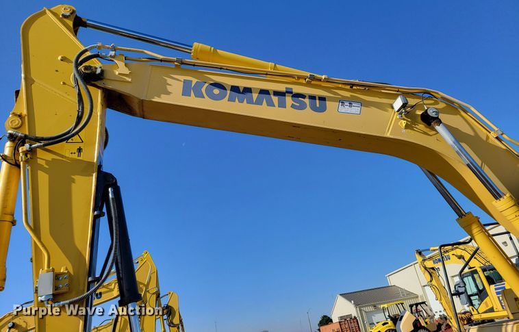 image for item DM8127 2019 Komatsu PC240LC-11  excavator