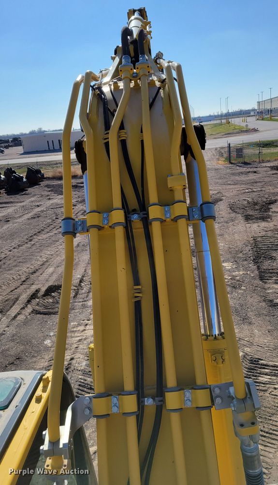 image for item DM8127 2019 Komatsu PC240LC-11  excavator