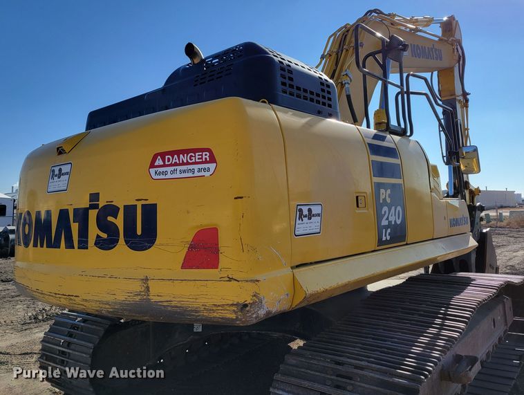 image for item DM8127 2019 Komatsu PC240LC-11  excavator