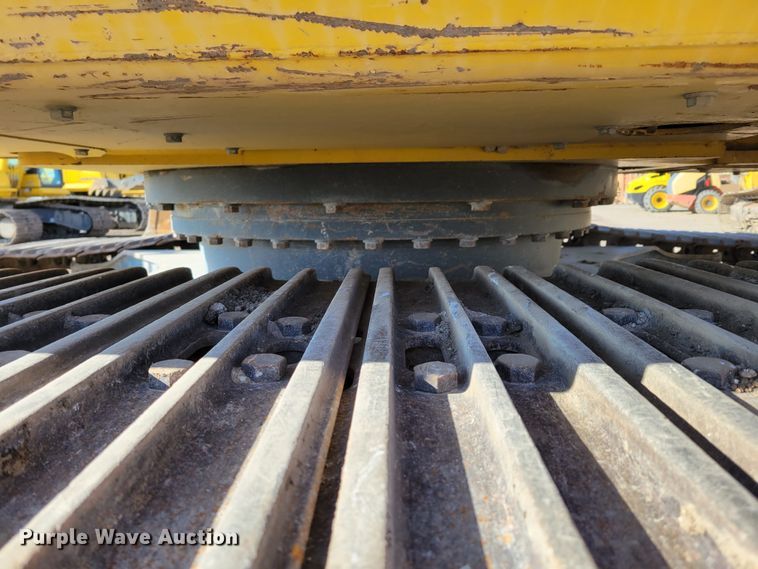 image for item DM8127 2019 Komatsu PC240LC-11  excavator