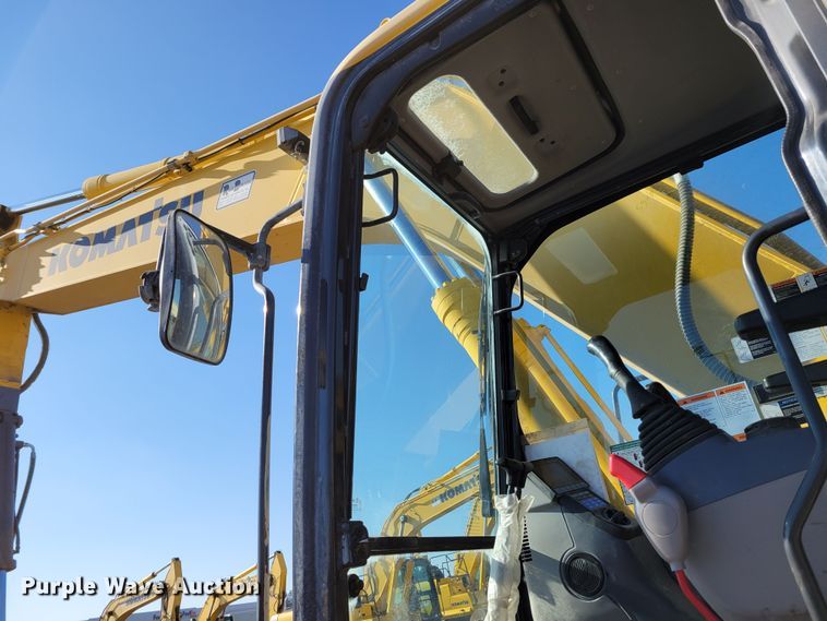 image for item DM8127 2019 Komatsu PC240LC-11  excavator