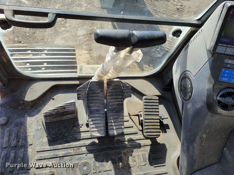 image for item DM8127 2019 Komatsu PC240LC-11  excavator