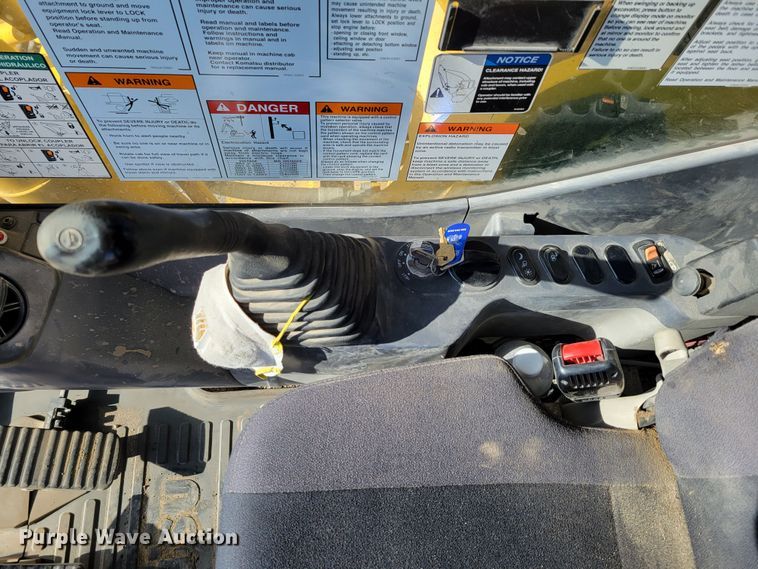 image for item DM8127 2019 Komatsu PC240LC-11  excavator