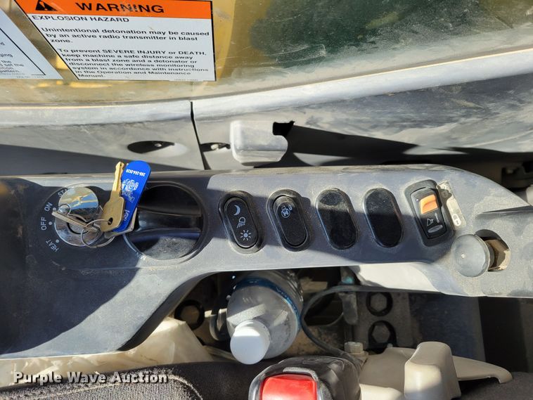 image for item DM8127 2019 Komatsu PC240LC-11  excavator