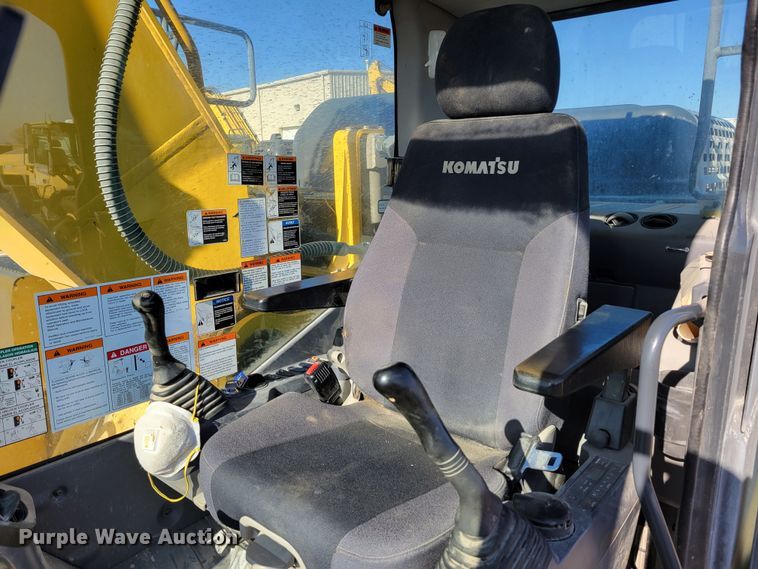 image for item DM8127 2019 Komatsu PC240LC-11  excavator