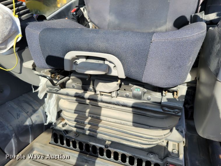 image for item DM8127 2019 Komatsu PC240LC-11  excavator