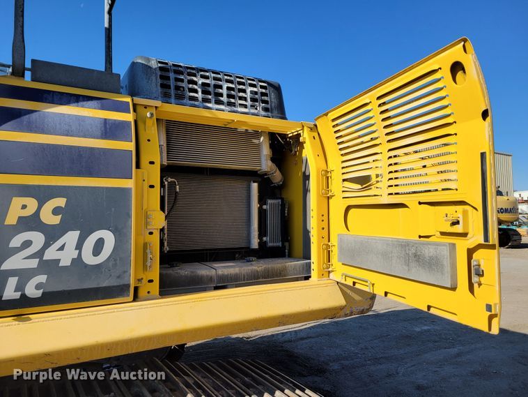 image for item DM8127 2019 Komatsu PC240LC-11  excavator