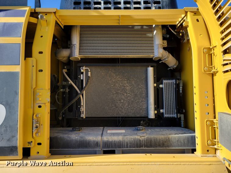 image for item DM8127 2019 Komatsu PC240LC-11  excavator